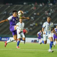 រូបទី៥. មនុស្សក៏ហោះបាល់ក៏ហោះ
(ក្នុងប្រកួតរវាង វិសាខា ជាមួយ ណាហ្គាវើលដ៍ ពាន HSC) Yasry-5